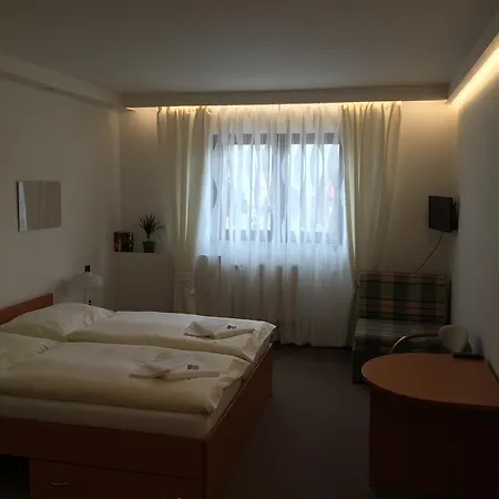 狼酒店 酒店 布拉格