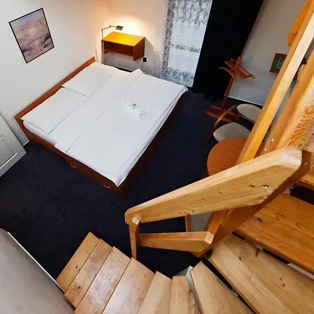 Wolf Otel Prag