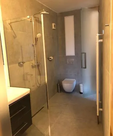 狼酒店 3*